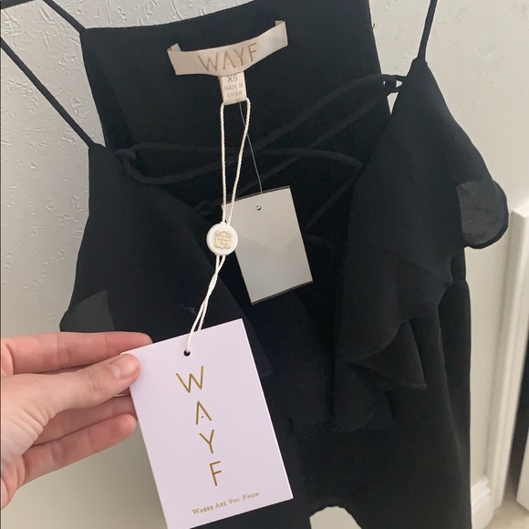 Wayf Tops - Detailed black top